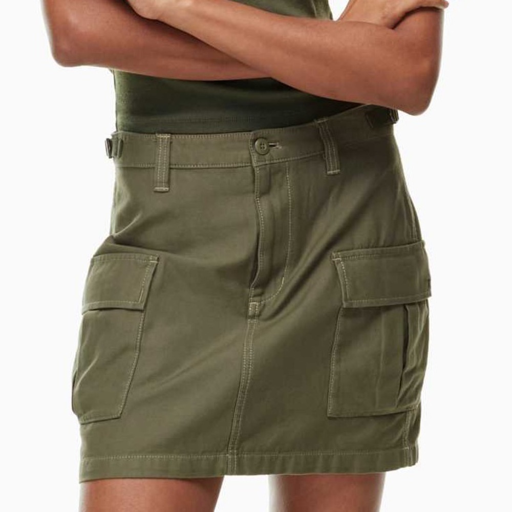 GAP Olive Green Cargo Mini Skirt 100% Cotton Side Pockets Belt Loops Size 6